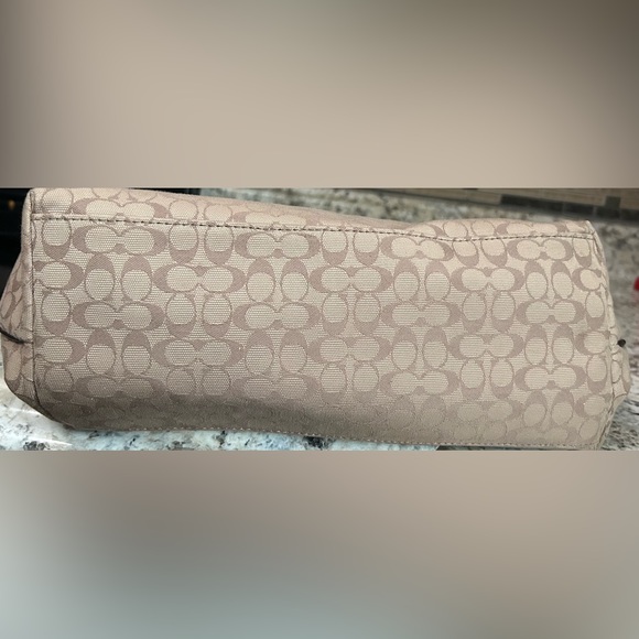 Coach purse 14x12x6. Great. - Picture 4 of 6